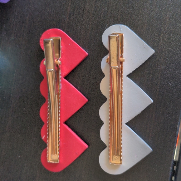 Glitter Heart Barrette Set - Picture 3 of 3